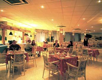 קאורה Metropole Hotel מראה חיצוני תמונה