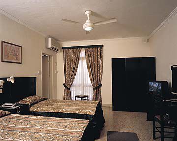 קאורה Metropole Hotel מראה חיצוני תמונה